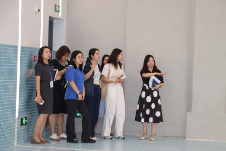 罗湖外语小学接待南京银城小学教育集团来访团