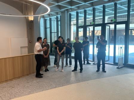 罗湖外语小学与杭州市钱塘区教育考察团开展交流活动