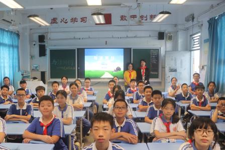 朝阳少年与法同行——行走的法治教育思政课在东晓小学圆满举行