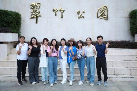 重阳登高好望远，翠竹伴步悦心田——水田小学开展重阳节登山活动