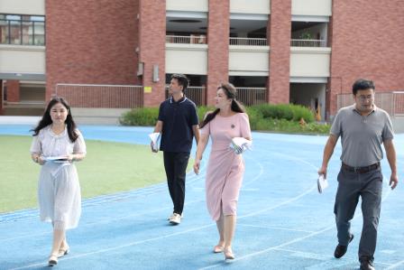 罗湖区第七责任区督学到翠园东晓创新学校开展校园文化专题督导
