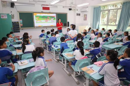 区教科院“百人听千课”走进翠北教育集团草埔小学把脉课堂助力发展