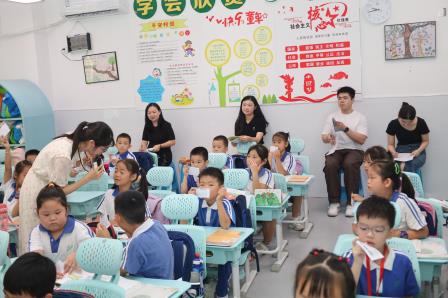 区教科院“百人听千课”走进翠北教育集团草埔小学把脉课堂助力发展