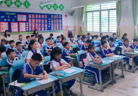罗湖区第三责任区督学到人民小学开展全区中小学校园环境建设专项督导