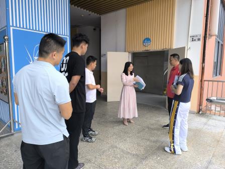 罗湖区第四责任区督学到深圳市梧桐小学开展校园环境建设专项督导
