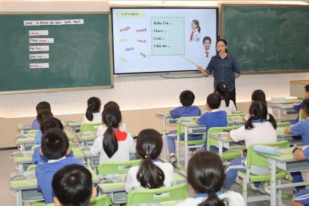 区教科院“百人听千课”走进翠北教育集团草埔小学把脉课堂助力发展
