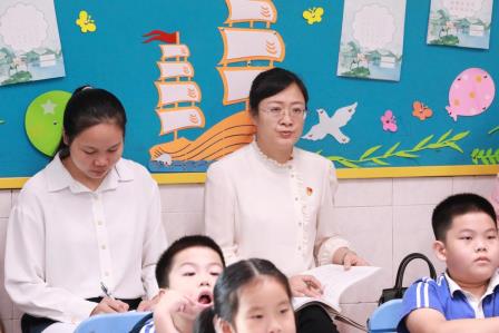 赋能课堂，共促成长——罗湖区“百人听千课”活动走进罗芳小学