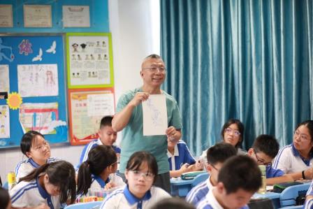 赋能课堂，共促成长——罗湖区“百人听千课”活动走进罗芳小学
