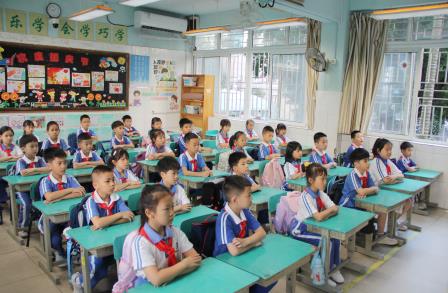 精神之光 永不熄灭 ——南湖小学开展校长课堂第七讲