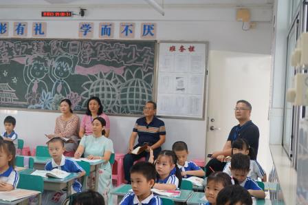 “百人听千课”教研专家团到罗湖小学开展指导工作