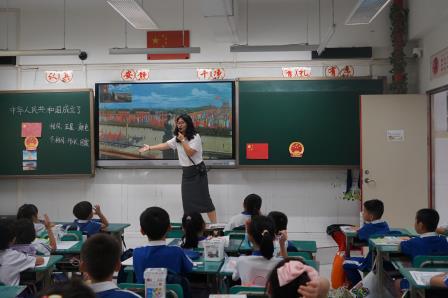 “百人听千课”教研专家团到罗湖小学开展指导工作