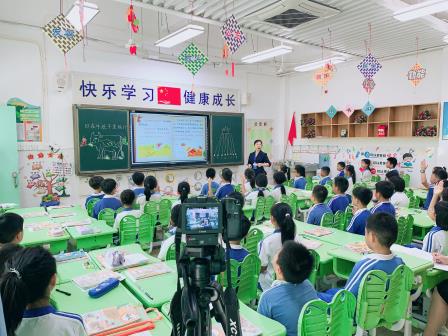 新华外国语学校开展第十一届新华杯“一师一优课”暨名师骨干示范课及新入职教师展示课公开课