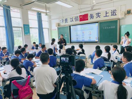 新华外国语学校开展第十一届新华杯“一师一优课”暨名师骨干示范课及新入职教师展示课公开课