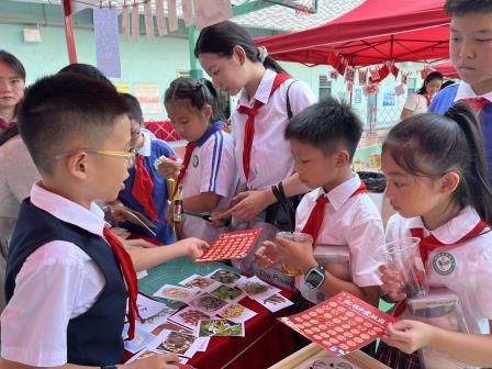 东晓小学陶笛社团与中草药社团亮相罗湖区红领巾社团文化节