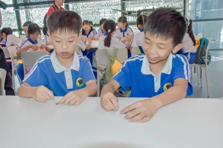 深圳市怡景小学4-6年级开展万思未来馆研学活动