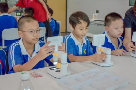 深圳市怡景小学4-6年级开展万思未来馆研学活动