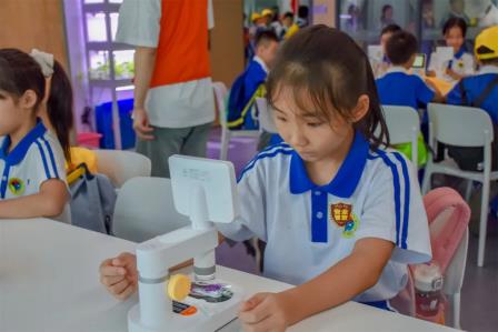 深圳市怡景小学4-6年级开展万思未来馆研学活动