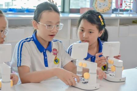 深圳市怡景小学4-6年级开展万思未来馆研学活动