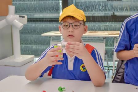 深圳市怡景小学4-6年级开展万思未来馆研学活动