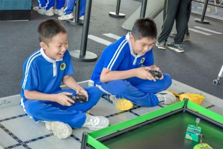 深圳市怡景小学4-6年级开展万思未来馆研学活动