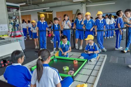 深圳市怡景小学4-6年级开展万思未来馆研学活动