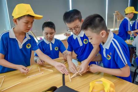 深圳市怡景小学4-6年级开展万思未来馆研学活动