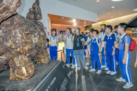 深圳市怡景小学4-6年级开展万思未来馆研学活动