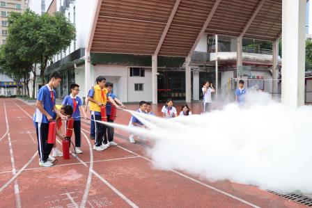 安全记于心，消防践于行——翠园文锦中学消防安全进校园暨消防应急疏散演练活动