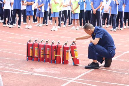 安全记于心，消防践于行——翠园文锦中学消防安全进校园暨消防应急疏散演练活动