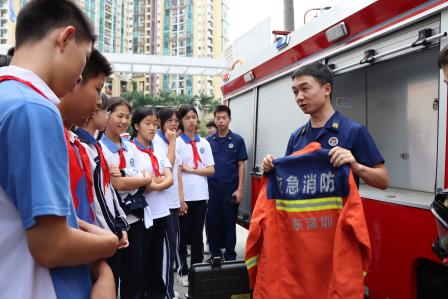 安全记于心，消防践于行——翠园文锦中学消防安全进校园暨消防应急疏散演练活动