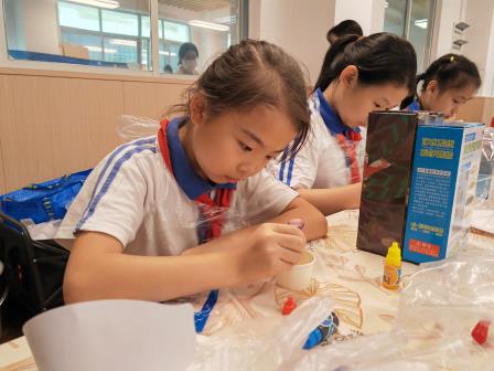 “趣味小实验，科学大发现”——桂园教育集团桂园小学开展科创DIY进校园活动