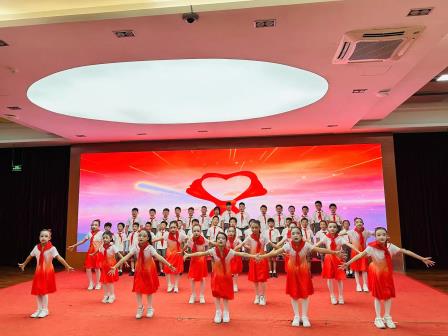 深圳市螺岭外国语实验学校纪念少先队建队75周年主题活 动暨第二批少先队入队仪式