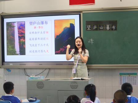 罗芳小学迎接“校园环境建设”专项督导