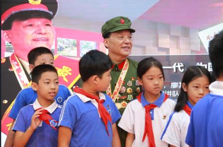 赓续红色基因，听英雄讲战地故事——对越自卫反击战英雄廖其定走进罗芳小学