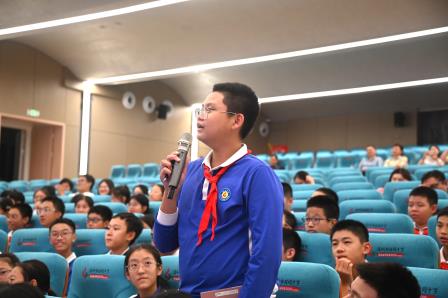 智启未来：知名学者祝智庭走进桂园中学，引领师生探索人工智能大模型的奇妙