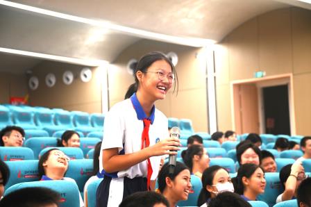 智启未来：知名学者祝智庭走进桂园中学，引领师生探索人工智能大模型的奇妙