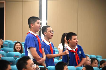 智启未来：知名学者祝智庭走进桂园中学，引领师生探索人工智能大模型的奇妙