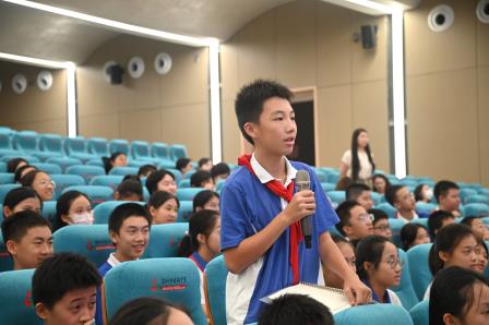 智启未来：知名学者祝智庭走进桂园中学，引领师生探索人工智能大模型的奇妙