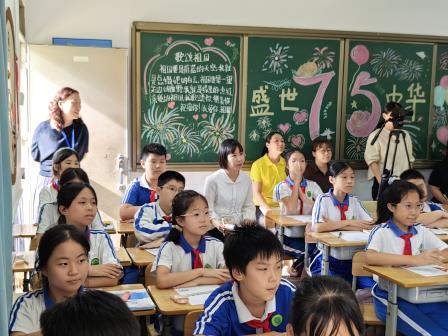 罗湖区第七责任区督学到景园实验小学开展“校园环境建设”专项督导工作