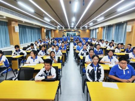 布心中学召开学生干部卫生专项培训会