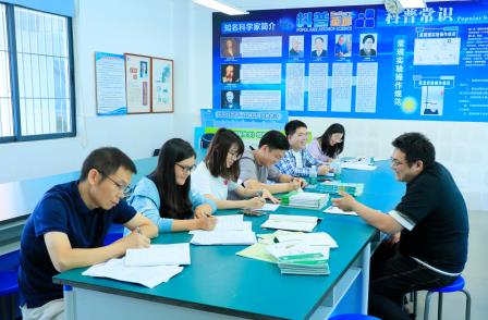 生有素，师有术，教有法——罗湖区“百人听千课”教研专家团到深圳市仙桐实验小学开展教研活动