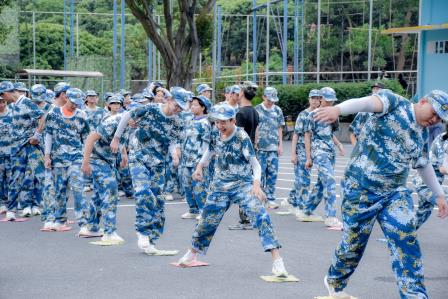 国防燃青春，阳光耀少年——罗湖教科院附属学校七八九年级开展秋季社会实践活动