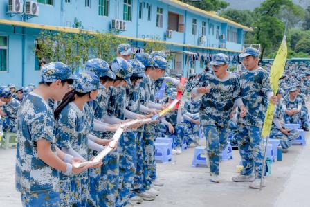 国防燃青春，阳光耀少年——罗湖教科院附属学校七八九年级开展秋季社会实践活动