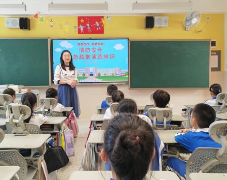 预防为主  生命至上——翠园东晓创新学校举行消防应急疏散演练