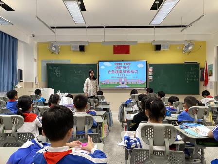 预防为主  生命至上——翠园东晓创新学校举行消防应急疏散演练