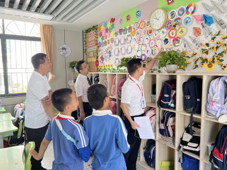 罗湖区第四责任区督学到 莲塘小学开展校园环境建设专项督导