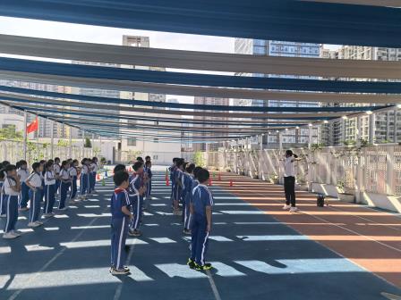 环境润心智，校园铸新篇——罗湖区人民政府教育督导室第四责任区督学到湖贝小学开展“环境建设”专项督导工作