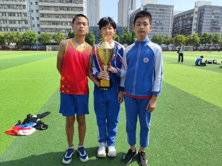 新秀小学夺得罗湖区中小学生田径运动会乙组团体第一名