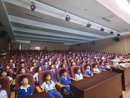 红色电影进校园 老少同声颂党恩 —— 翠北实验小学红色电影教育季纪实