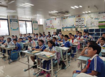 红色电影进校园 老少同声颂党恩 —— 翠北实验小学红色电影教育季纪实